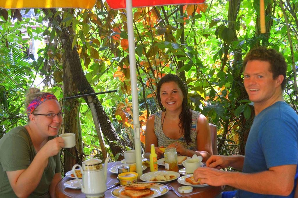 Haniffas Holiday Inn Kandy Luaran gambar