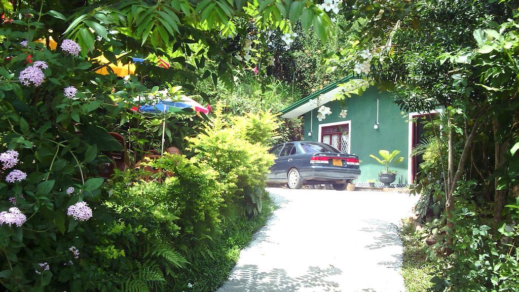 Haniffas Holiday Inn Kandy Luaran gambar